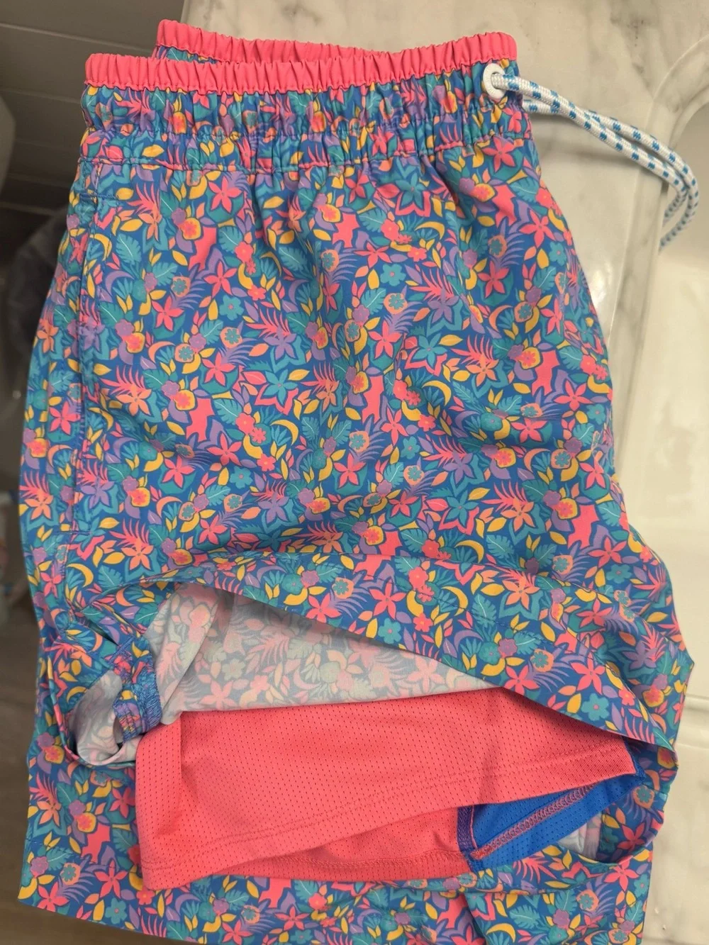 chubbies Men’s Swim Trunks size M, 5.5” inseam
